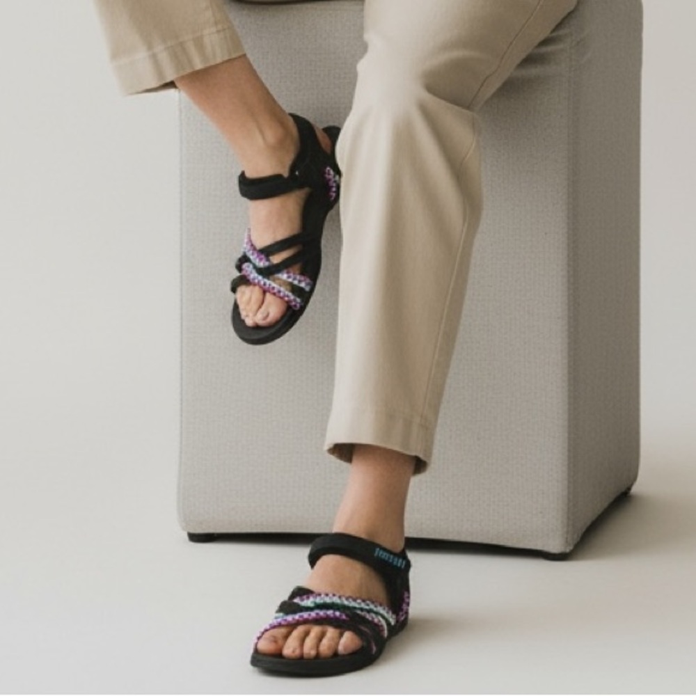 MEGNYA - SIZE 7‎ - WOMEN’S ATHLETIC WALKING SANDALS - VERY GOOD CONDITION S5